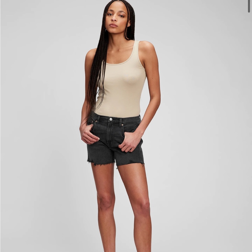 NWT Gap 4" High Rise Denim Shorts with Washwell in Black - Picture 2 of 9